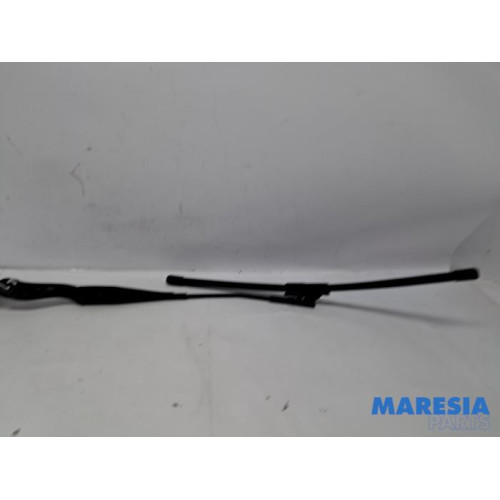 Alfa Romeo - Brera - Front wiper arm