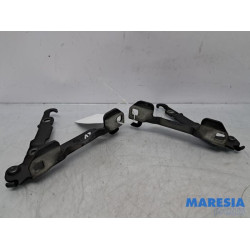Alfa Romeo - Brera - Bonnet Hinge