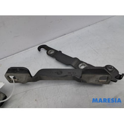 Alfa Romeo - Brera - Bonnet Hinge