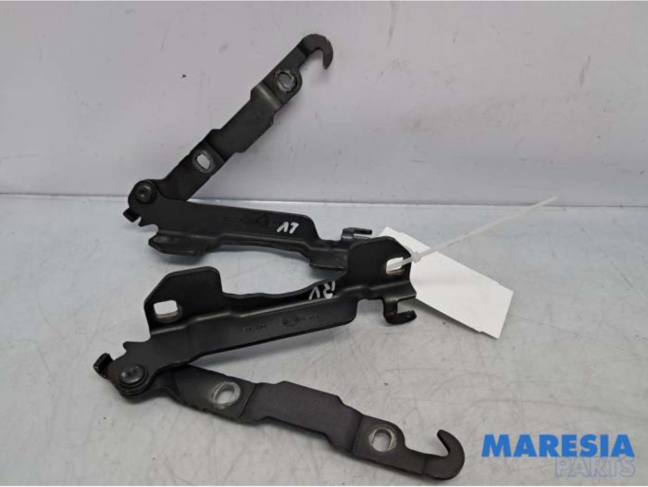 Alfa Romeo - Brera - Bonnet Hinge