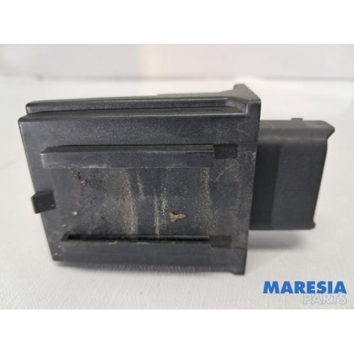 Peugeot - 5008 - Relais