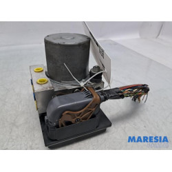 Peugeot - 5008 - ABS Pomp