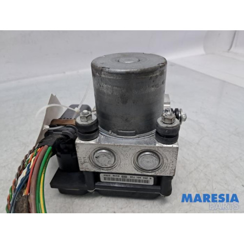 Peugeot - 5008 - ABS Pomp