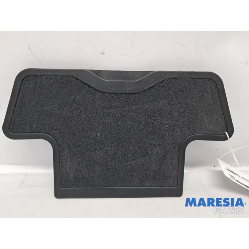 Peugeot - 5008 - Carpet