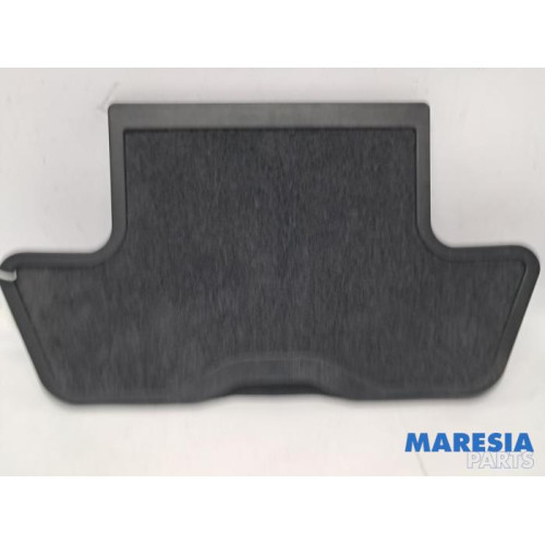 Peugeot - 5008 - Carpet