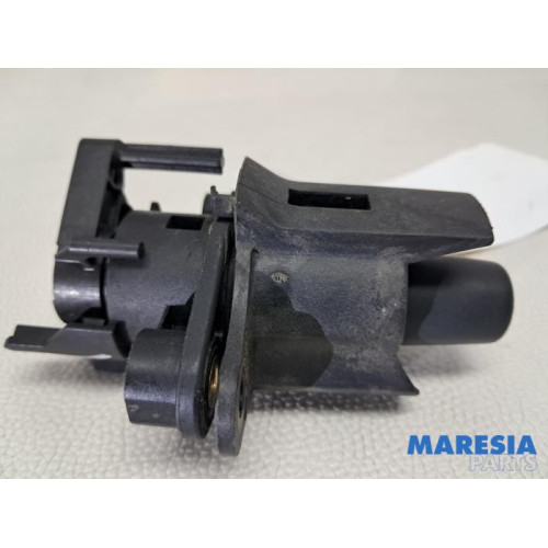 Citroen - C1 - Tailgate lock mechanism