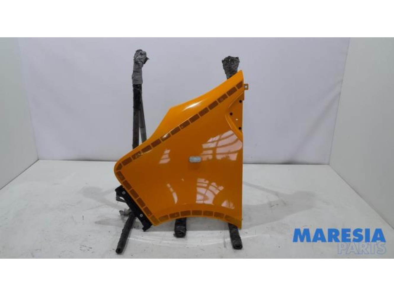 Renault - Trafic - Front wing, left