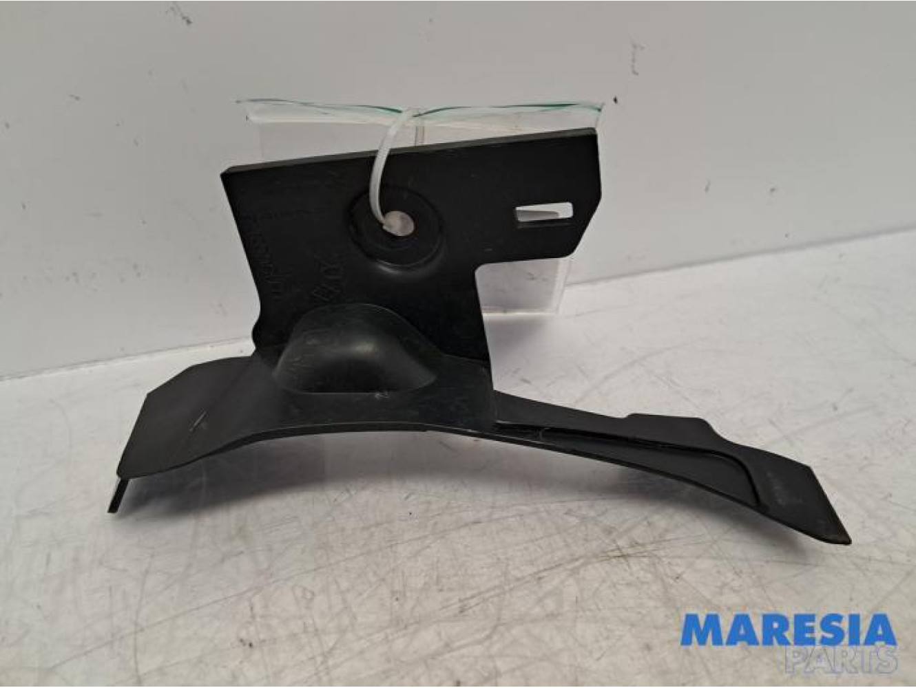 Renault - Twingo - Front bumper bracket, right