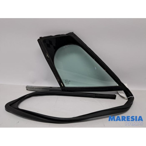 Peugeot - 308 - Quarter light, front left