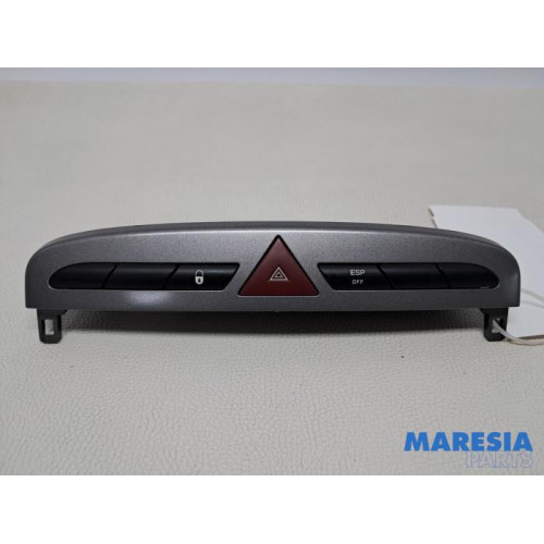 Peugeot - 308 - Commutateur éclairage d'urgence