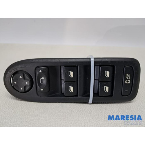 Peugeot - 308 - Multi-functional window switch
