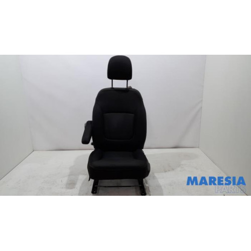 Renault - Trafic - Sitz links