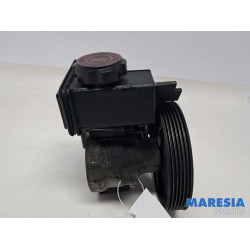 Citroen - Xsara Picasso - Power steering pump