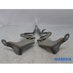 Peugeot - 308 - Motorhaube Scharnier