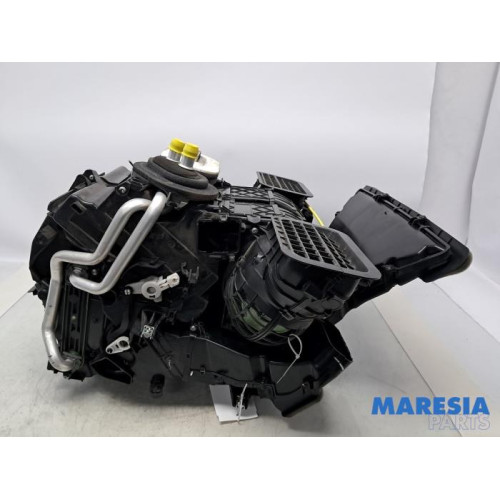 Renault - Trafic - Heizgehäuse