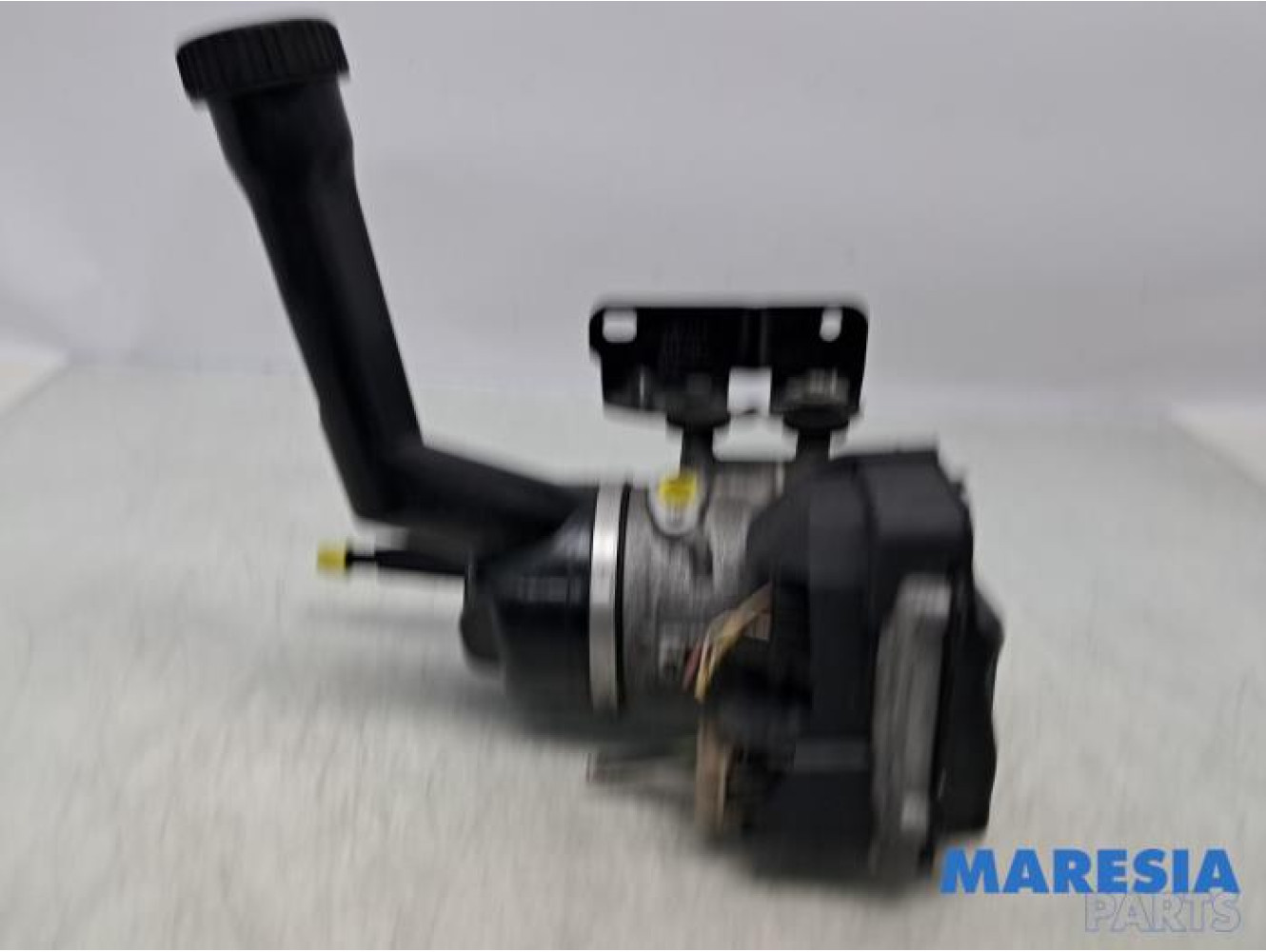 Peugeot - 308 - Power steering pump