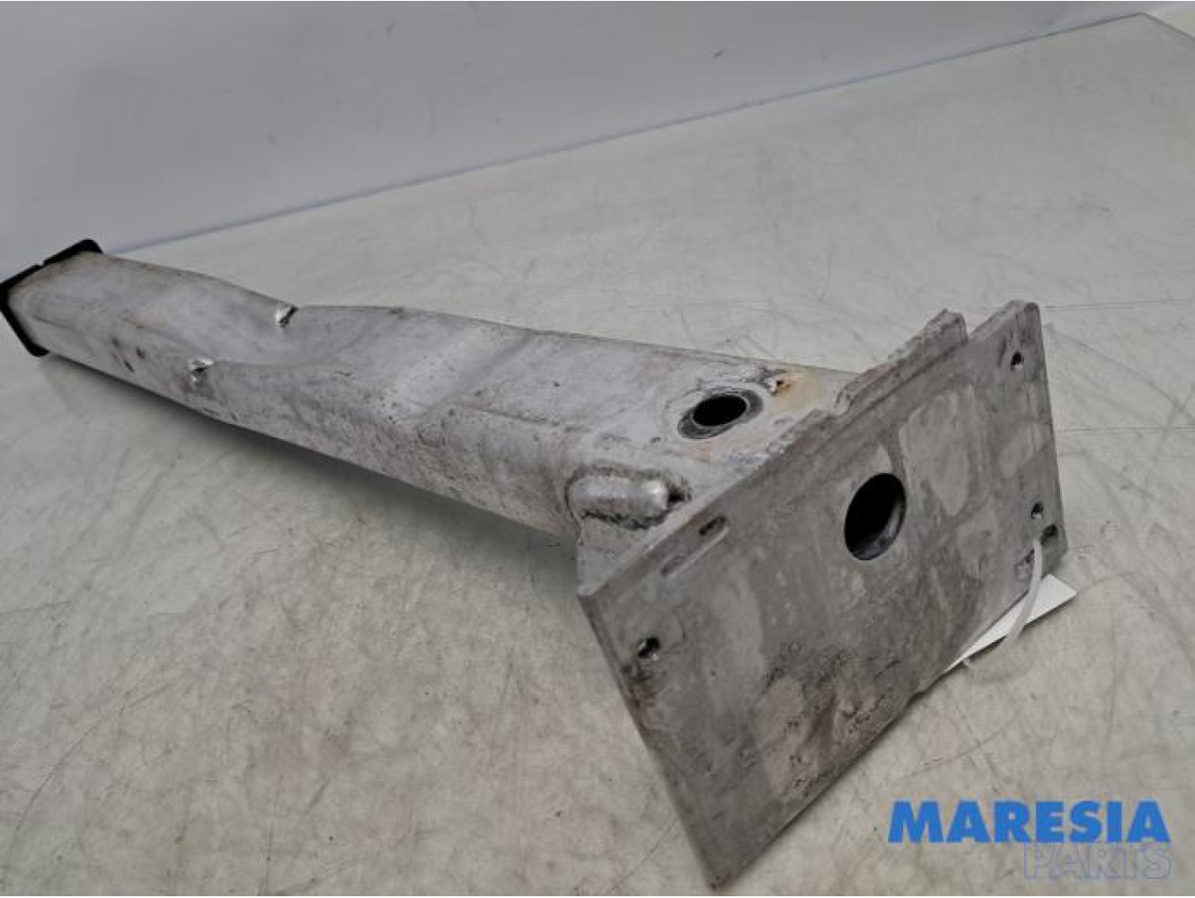 Peugeot - 5008 - Front part support
