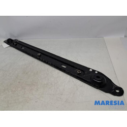 Peugeot - 5008 - Barre radiateur