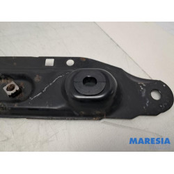 Peugeot - 5008 - Barre radiateur