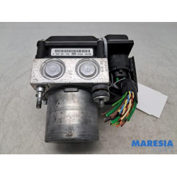 Peugeot - 5008 - ABS Pomp