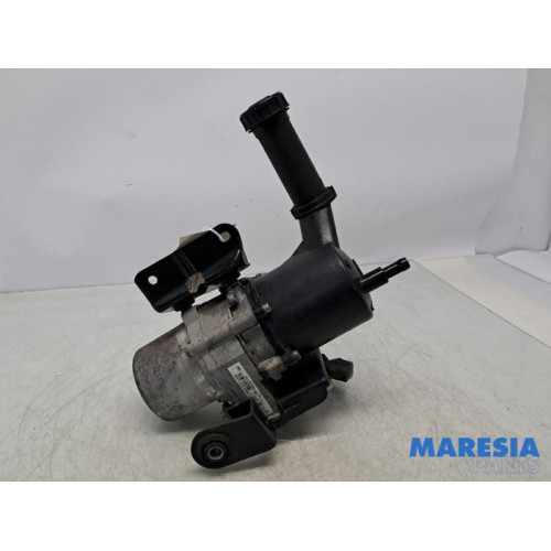 Peugeot - 5008 - Power steering pump