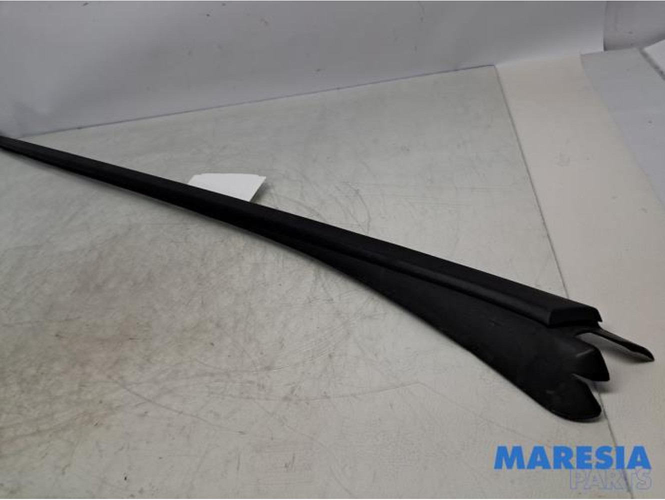 Peugeot - 5008 - Sierstrip