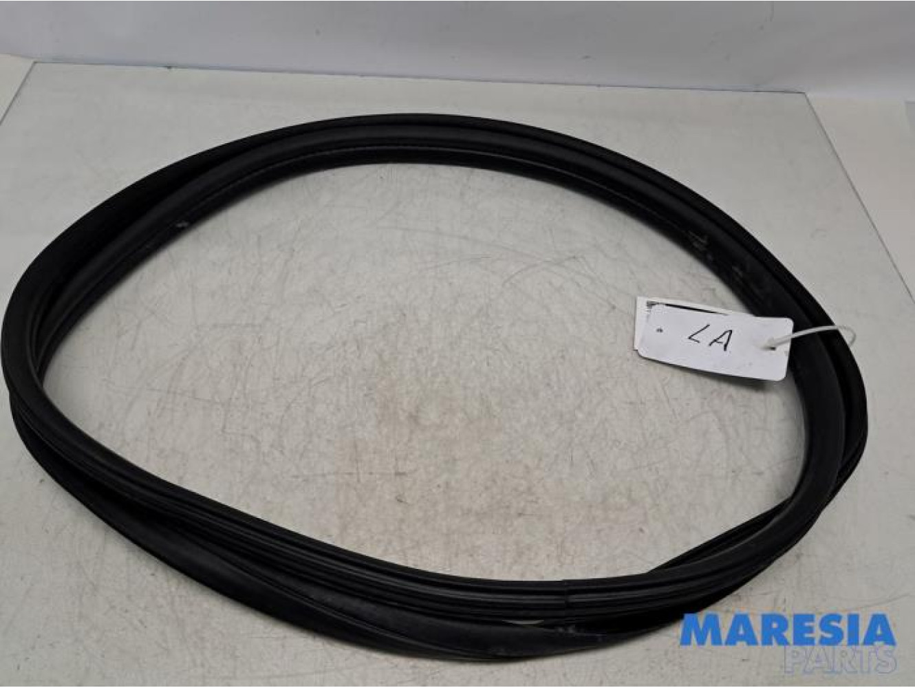 Peugeot - 5008 - Rear door seal 4-door, left