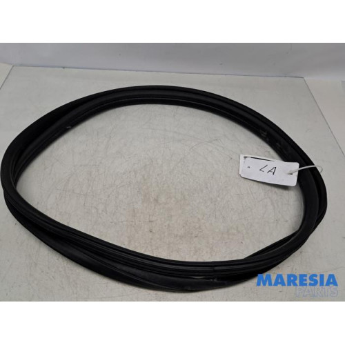 Peugeot - 5008 - Rear door seal 4-door, left