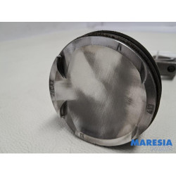 Renault - Clio - Connecting rod