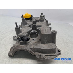 Renault - Clio - Rocker cover