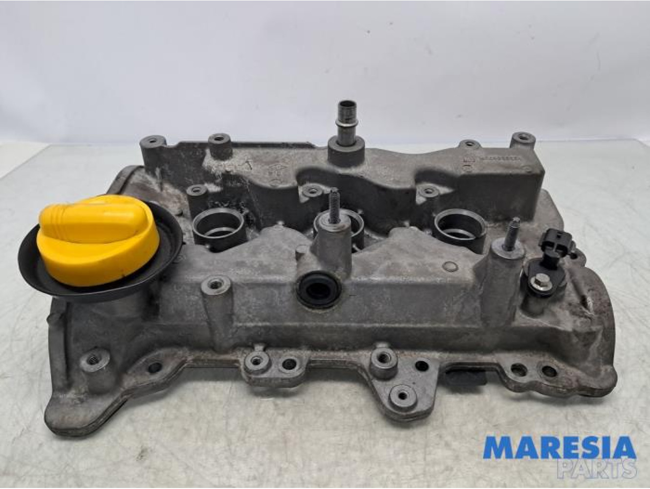 Renault - Clio - Rocker cover