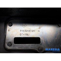 Renault - Clio - Rocker cover