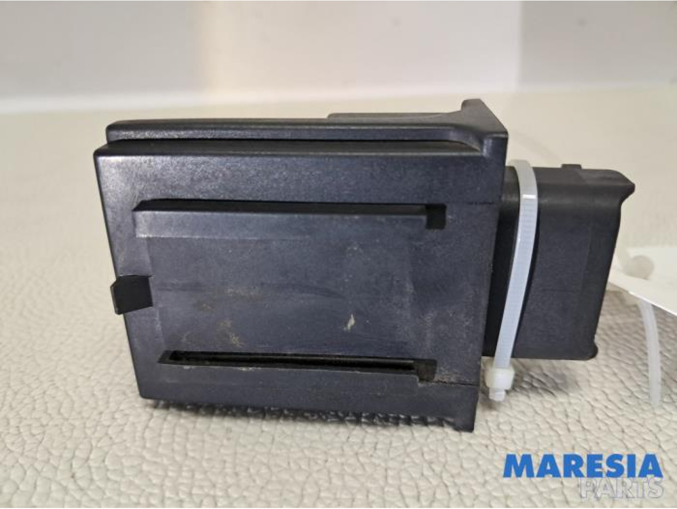 Peugeot - 5008 - Relais