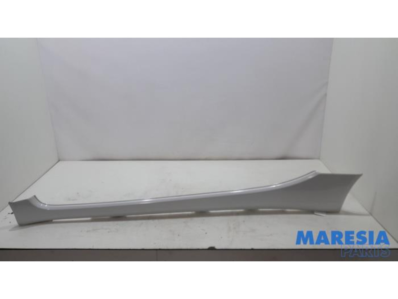 Citroen - C-Zero - Zijskirt links