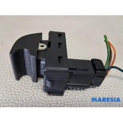 Peugeot - 5008 - Sunroof switch