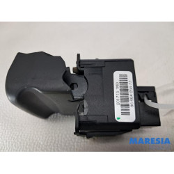 Peugeot - 5008 - Handrem schakelaar