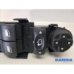 Peugeot - 5008 - Multi-functional window switch