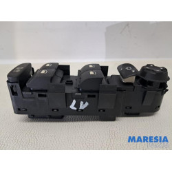 Peugeot - 5008 - Multi-functional window switch