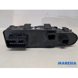 Peugeot - 5008 - Multi-functional window switch