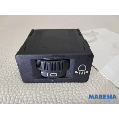 Peugeot - 5008 - Commutateur phare hauteur réglable