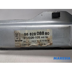 Peugeot - 5008 - Window mechanism 4-door, front right