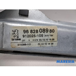 Peugeot - 5008 - Window mechanism 4-door, front left