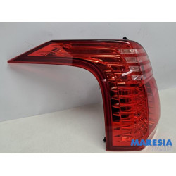 Peugeot - 5008 - Taillight, left