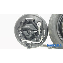 Alfa Romeo - Giulietta - Krikset + reservewiel