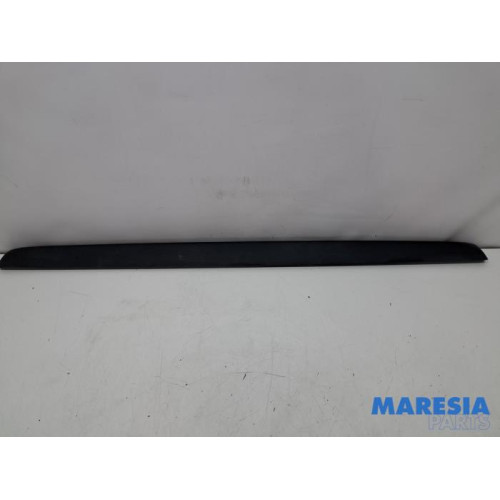 Peugeot - 3008 - Marche-pied (list de couverture) gauche