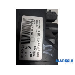 Peugeot - 3008 - Koplamp links