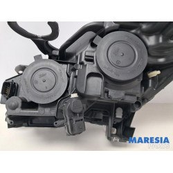 Peugeot - 3008 - Koplamp rechts