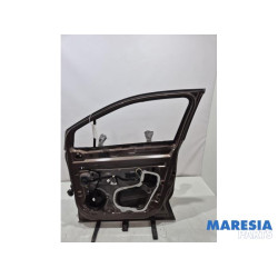 Renault - Captur - Front door 4-door, right