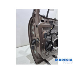 Renault - Captur - Front door 4-door, right