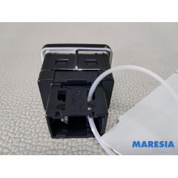 Alfa Romeo - Giulietta - AUX/USB aansluiting